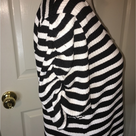 a.n.a Lightweight Striped Sweater - Picture 3 of 10